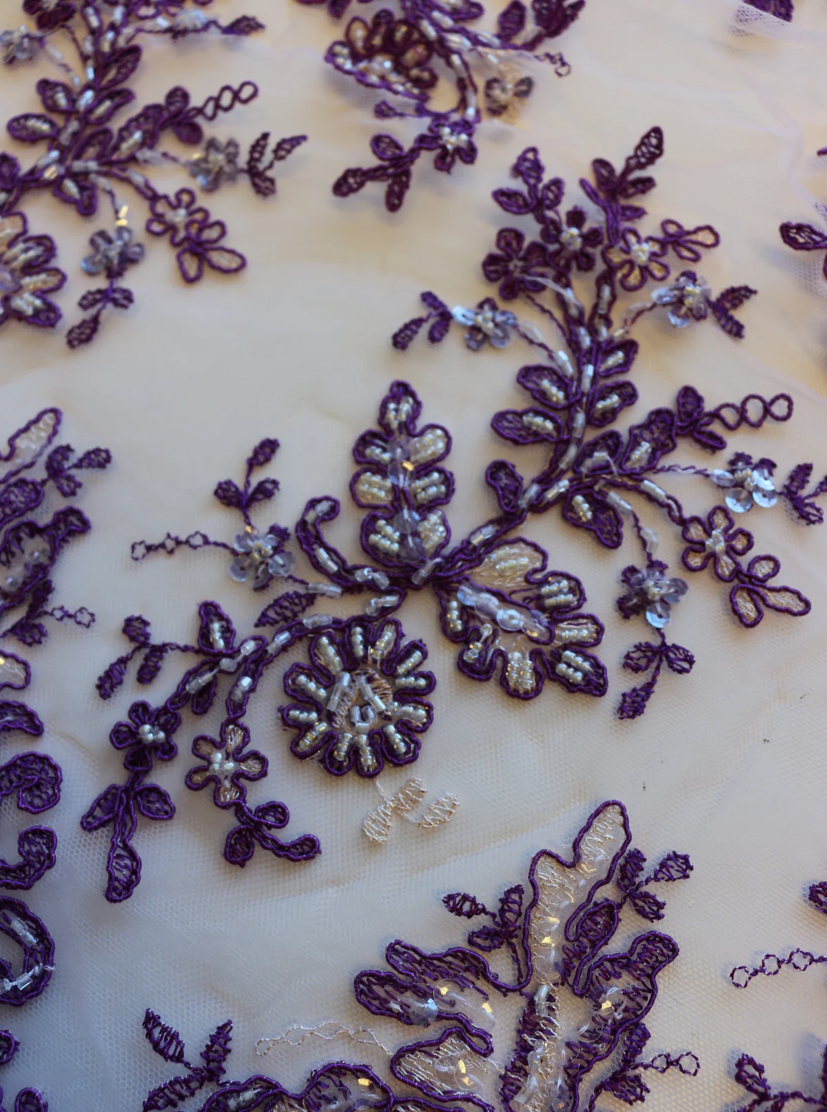 Dentelle Brodée Écologique Violet